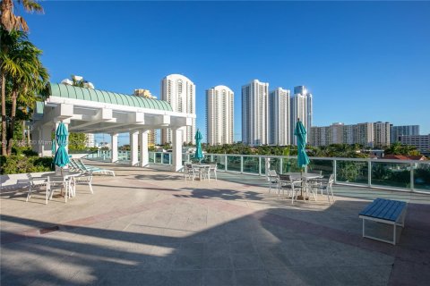 Copropriété à vendre à Sunny Isles Beach, Floride: 3 chambres, 199.18 m2 № 1942811 - photo 30