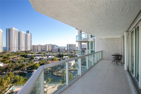 Copropriété à vendre à Sunny Isles Beach, Floride: 3 chambres, 199.18 m2 № 1942811 - photo 22