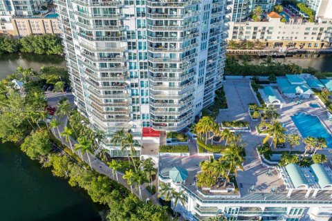 Copropriété à vendre à Sunny Isles Beach, Floride: 3 chambres, 199.18 m2 № 1942811 - photo 23