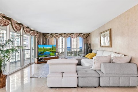 Copropriété à vendre à Sunny Isles Beach, Floride: 3 chambres, 199.18 m2 № 1942811 - photo 6