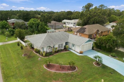 Villa ou maison à vendre à Port Charlotte, Floride: 3 chambres, 125.14 m2 № 2400448 - photo 6