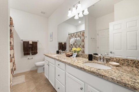 Condominio en alquiler en Lakewood Ranch, Florida, 3 dormitorios, 116.5 m2 № 1851472 - foto 20