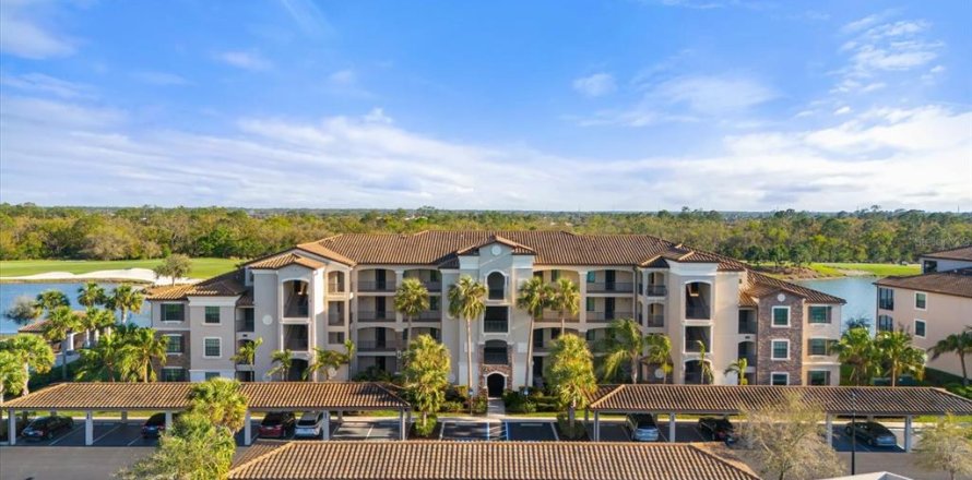 Condo in Lakewood Ranch, Florida, 3 bedrooms in LAKEWOOD NATIONAL № 1851472