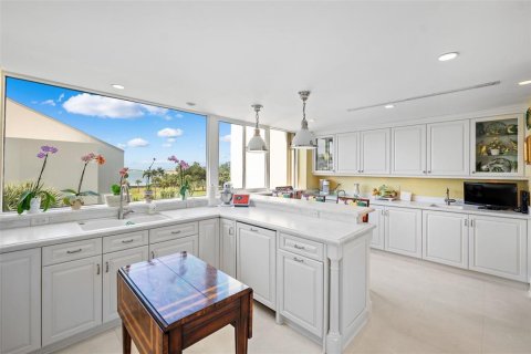 Condo in Belleair, Florida, 2 bedrooms  № 1193775 - photo 26
