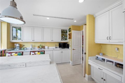 Condo in Belleair, Florida, 2 bedrooms  № 1193775 - photo 27