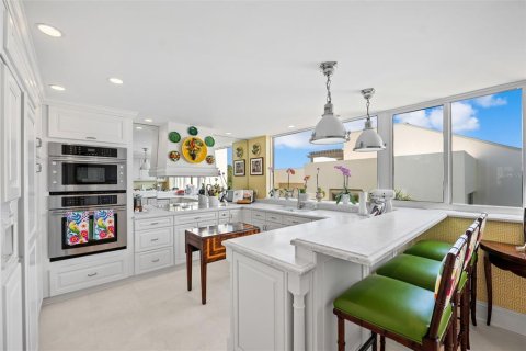 Condo in Belleair, Florida, 2 bedrooms  № 1193775 - photo 21