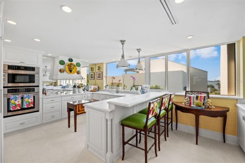 Condo in Belleair, Florida, 2 bedrooms  № 1193775 - photo 22