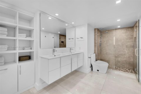 Condominio en venta en Miami Beach, Florida, 1 dormitorio, 89.19 m2 № 1980816 - foto 9