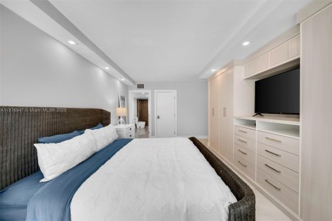 Condominio en venta en Miami Beach, Florida, 1 dormitorio, 89.19 m2 № 1980816 - foto 8