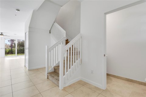 Купить кондоминиум в Хоб-Саунд, Флорида 7 комнат, 164.53м2, № 1994563 - фото 16