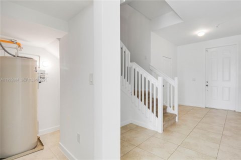 Купить кондоминиум в Хоб-Саунд, Флорида 7 комнат, 164.53м2, № 1994563 - фото 13