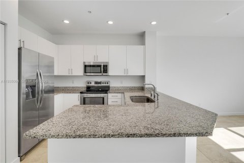 Купить кондоминиум в Хоб-Саунд, Флорида 7 комнат, 164.53м2, № 1994563 - фото 9