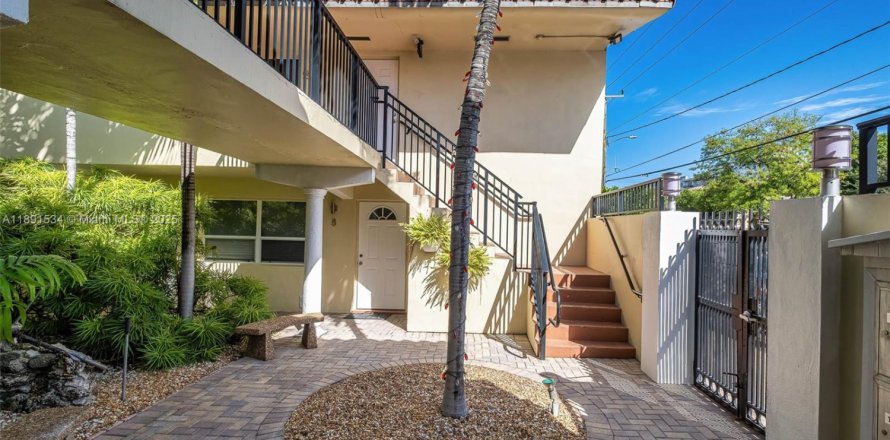 Studio in Fort Lauderdale, Florida № 1943876