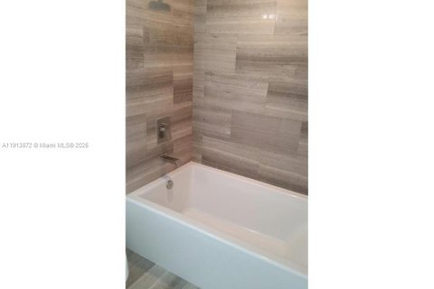 Copropriété à vendre à Miami, Floride: 39.02 m2 № 1968520 - photo 14