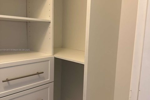 Copropriété à vendre à Miami, Floride: 39.02 m2 № 1968520 - photo 18