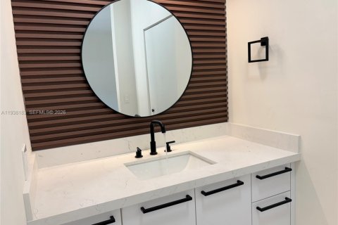 Villa ou maison à vendre à Miami, Floride: 3 chambres, 143.63 m2 № 1996099 - photo 24