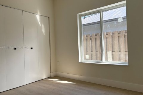 Villa ou maison à vendre à Miami, Floride: 3 chambres, 143.63 m2 № 1996099 - photo 19