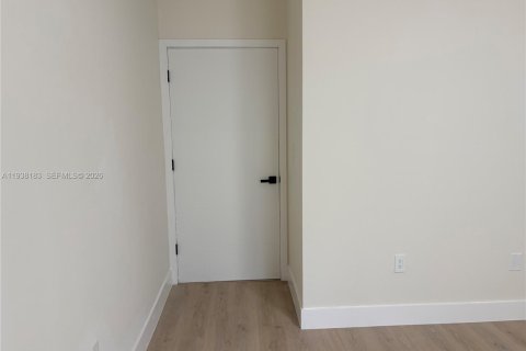 Villa ou maison à vendre à Miami, Floride: 3 chambres, 143.63 m2 № 1996099 - photo 21