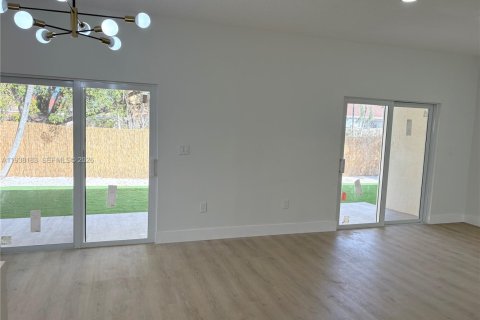 Villa ou maison à vendre à Miami, Floride: 3 chambres, 143.63 m2 № 1996099 - photo 11