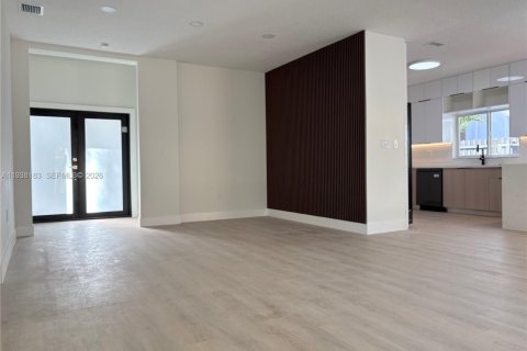 Villa ou maison à vendre à Miami, Floride: 3 chambres, 143.63 m2 № 1996099 - photo 7