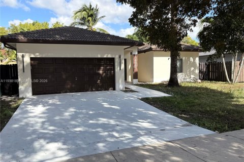 Villa ou maison à vendre à Miami, Floride: 3 chambres, 143.63 m2 № 1996099 - photo 3