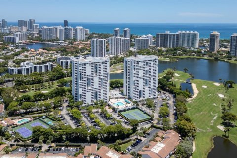 Condo à Aventura, Floride, 2 chambres  № 1975709