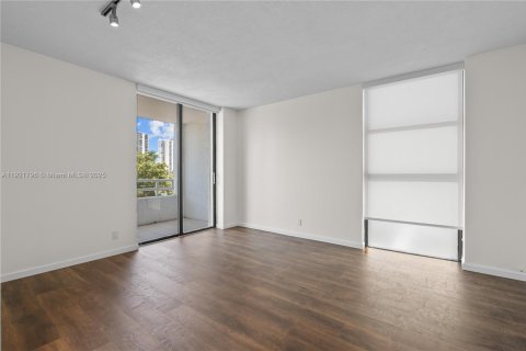 Copropriété à louer à Aventura, Floride: 2 chambres, 107.58 m2 № 1975709 - photo 29