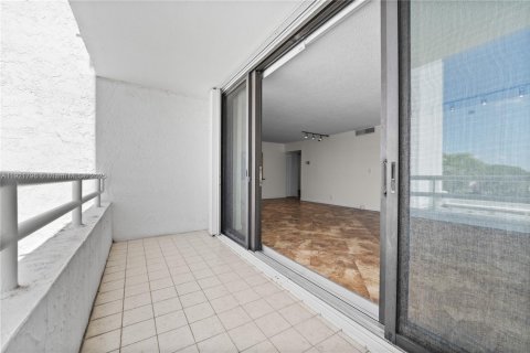 Copropriété à louer à Aventura, Floride: 2 chambres, 107.58 m2 № 1975709 - photo 17