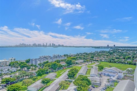 Condominio en venta en North Bay Village, Florida, 3 dormitorios, 129.13 m2 № 1859775 - foto 1