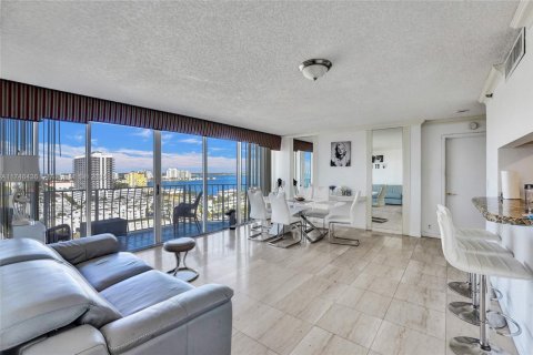 Condominio en venta en North Bay Village, Florida, 3 dormitorios, 129.13 m2 № 1859775 - foto 12