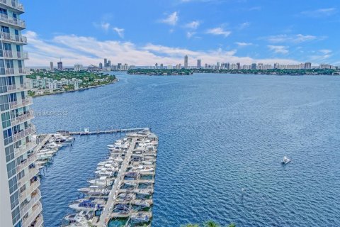 Condominio en venta en North Bay Village, Florida, 3 dormitorios, 129.13 m2 № 1859775 - foto 3