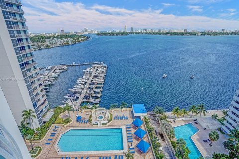 Condominio en venta en North Bay Village, Florida, 3 dormitorios, 129.13 m2 № 1859775 - foto 2