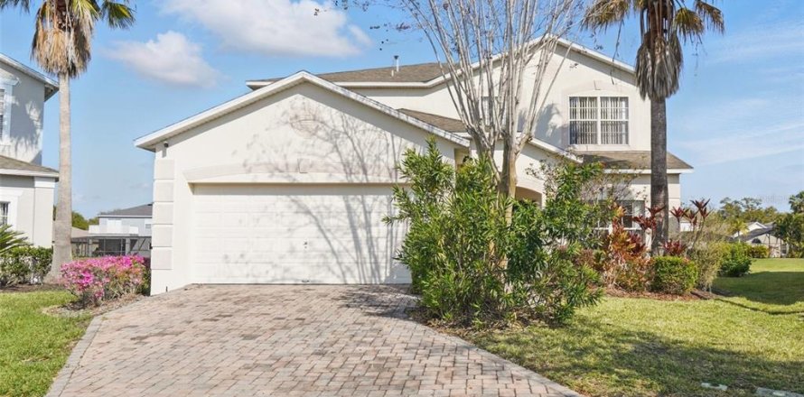 Casa en Kissimmee, Florida 6 dormitorios, 235.23 m2 № 1518598