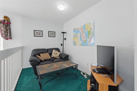 Casa en venta en Kissimmee, Florida, 6 dormitorios, 235.23 m2 № 1518598 - foto 27