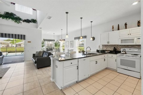 Casa en venta en Kissimmee, Florida, 6 dormitorios, 235.23 m2 № 1518598 - foto 6