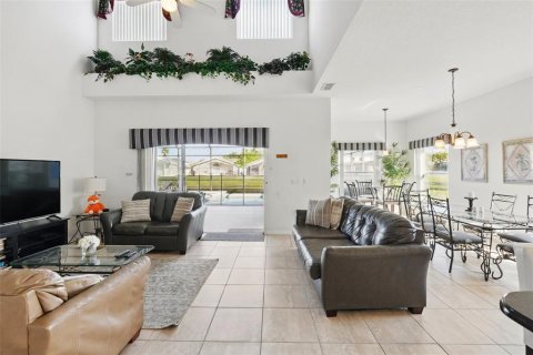 Casa en venta en Kissimmee, Florida, 6 dormitorios, 235.23 m2 № 1518598 - foto 13