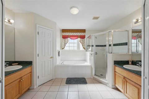 Casa en venta en Kissimmee, Florida, 6 dormitorios, 235.23 m2 № 1518598 - foto 22