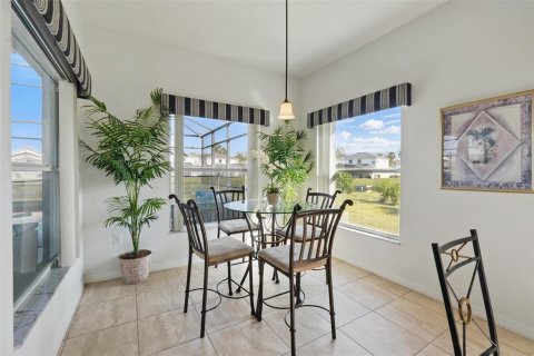 Casa en venta en Kissimmee, Florida, 6 dormitorios, 235.23 m2 № 1518598 - foto 18