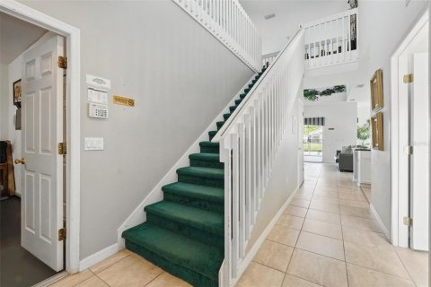 Casa en venta en Kissimmee, Florida, 6 dormitorios, 235.23 m2 № 1518598 - foto 4