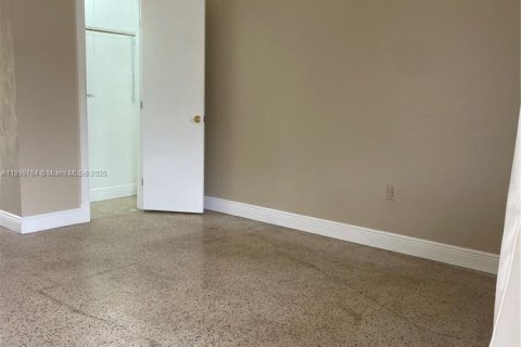 Снять в аренду виллу или дом в Майами, Флорида № 1951333 - фото 6