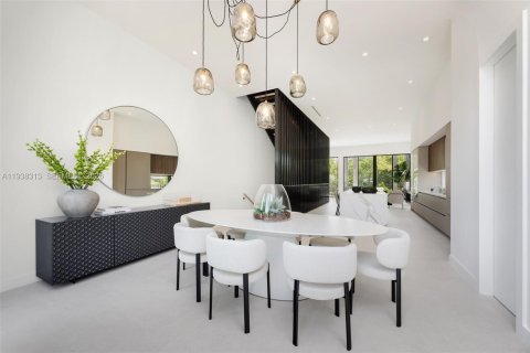 Townhouse in Miami, Florida 3 bedrooms, 263.94 sq.m. № 1996518 - photo 12