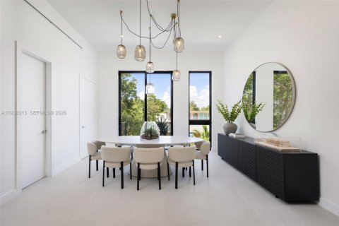 Townhouse in Miami, Florida 3 bedrooms, 263.94 sq.m. № 1996518 - photo 13