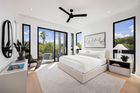 Townhouse in Miami, Florida 3 bedrooms, 263.94 sq.m. № 1996518 - photo 17