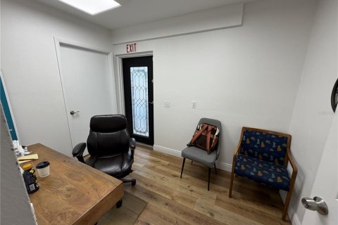 Commercial property in Tampa, Florida 213.68 sq.m. № 2237425 - photo 13