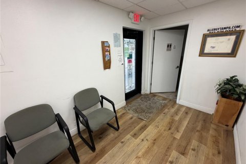 Commercial property in Tampa, Florida 213.68 sq.m. № 2237425 - photo 9