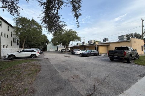 Commercial property in Tampa, Florida 213.68 sq.m. № 2237425 - photo 7