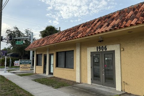 Commercial property in Tampa, Florida 213.68 sq.m. № 2237425 - photo 3
