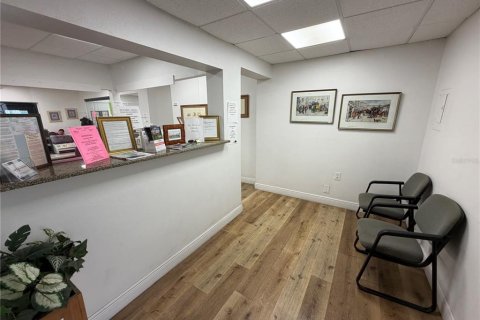 Commercial property in Tampa, Florida 213.68 sq.m. № 2237425 - photo 10