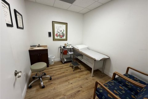 Commercial property in Tampa, Florida 213.68 sq.m. № 2237425 - photo 11