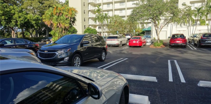 Condominio en Pompano Beach, Florida, 2 dormitorios  № 950346